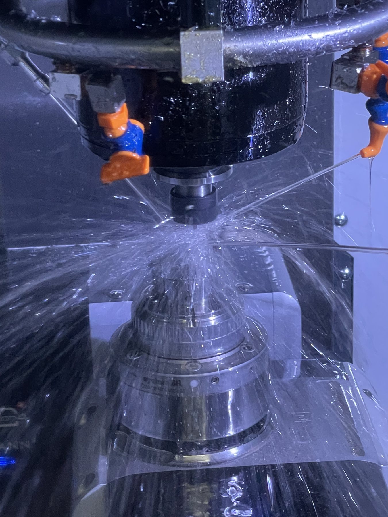 Usinage CNC sous arrosage chez FS Micromec
